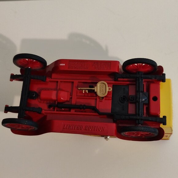 Liberty Classics 1916 Studebaker Panel Truck Locking Coin Bank VG used condition - Picture 5 of 9